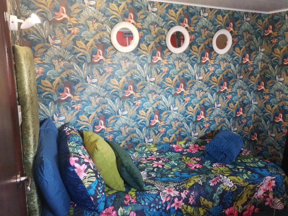 Jasmine Coral Jay Boutique Boatel Ocean Village Gibraltar Bagian luar foto