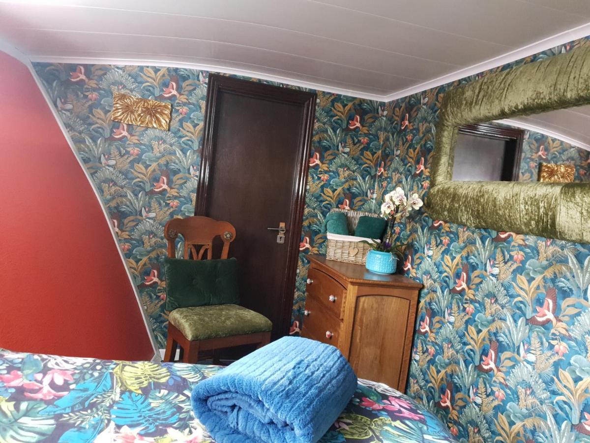 Jasmine Coral Jay Boutique Boatel Ocean Village Gibraltar Bagian luar foto