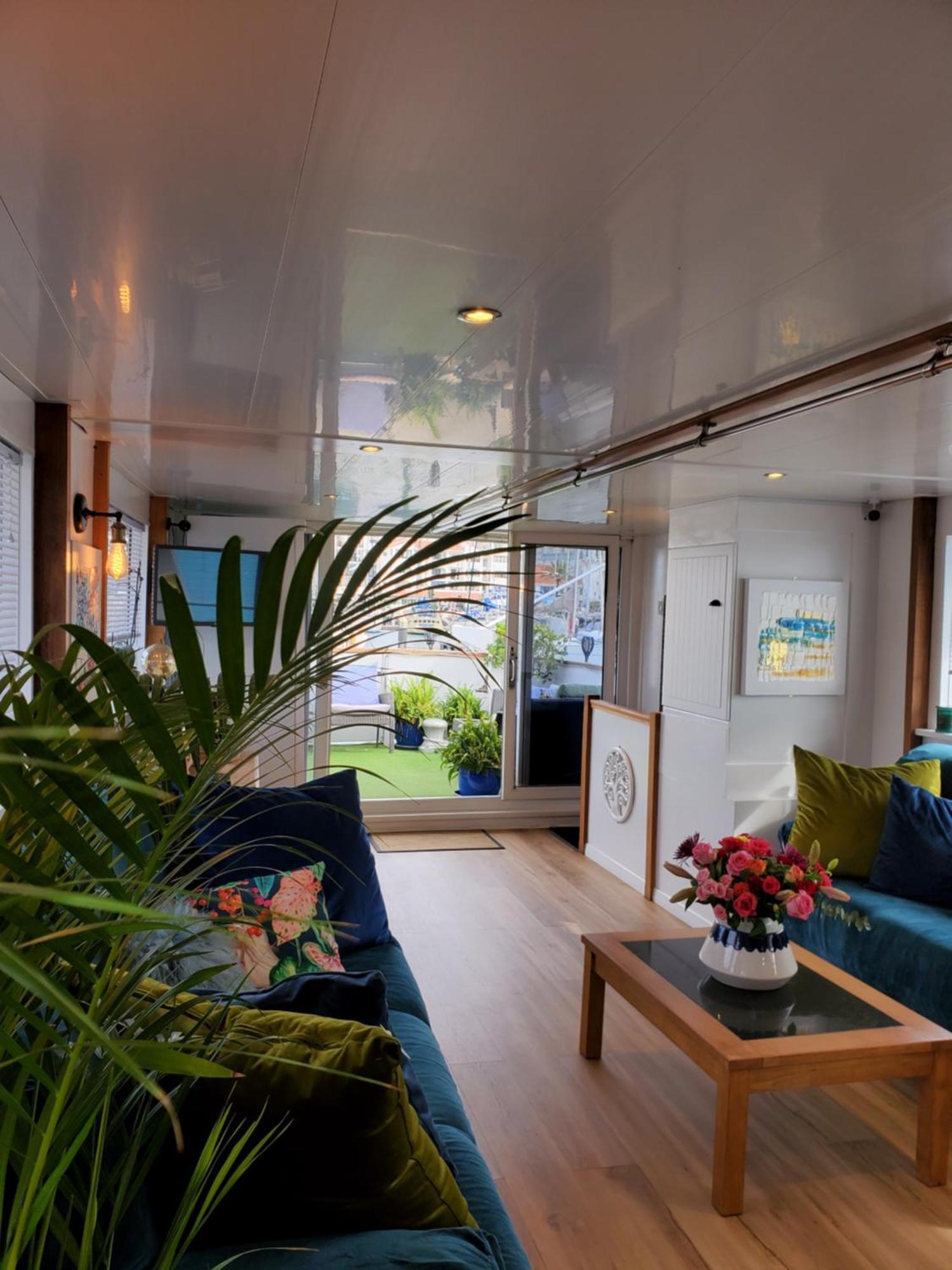 Jasmine Coral Jay Boutique Boatel Ocean Village Gibraltar Bagian luar foto