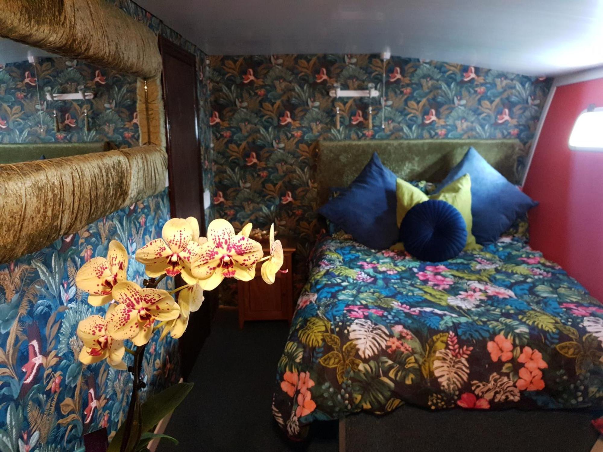 Jasmine Coral Jay Boutique Boatel Ocean Village Gibraltar Ruang foto