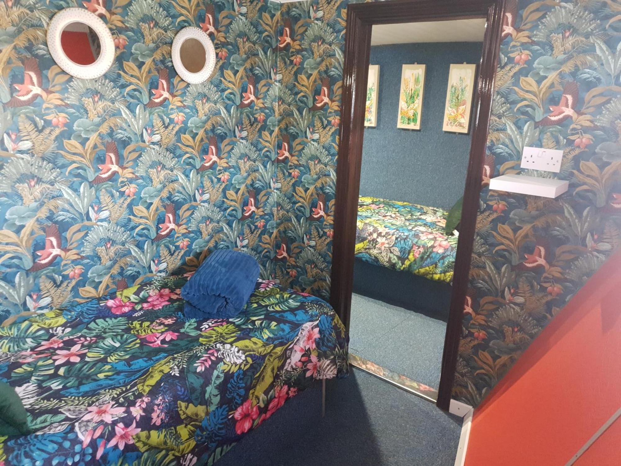 Jasmine Coral Jay Boutique Boatel Ocean Village Gibraltar Ruang foto
